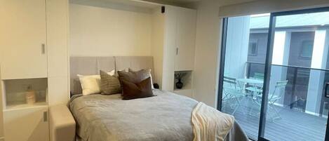 1 bedroom, iron/ironing board, WiFi, bed sheets