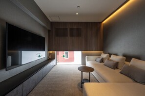 TV - Modern and cozy 4bedroom chalet / Abuta-gun Hokkaidō (Abuta-gun)