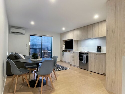 Light & Central CBD Stay