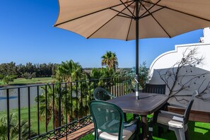 Apartment | Tempat makan luar