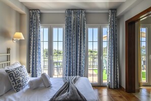 Apartment | 2 bedrooms, iron/ironing board - Ideal Apartment With Golf Course Views (Ayamonte)