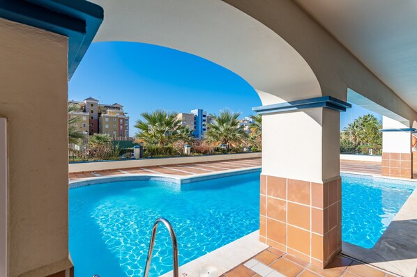 Apartment | Pool | Outdoor pool