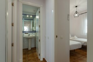 Apartment | Bathroom