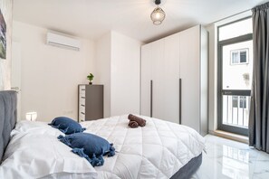 2 室のベッドルーム、アイロン / アイロン台、WiFi (無料)、ベッドシーツ