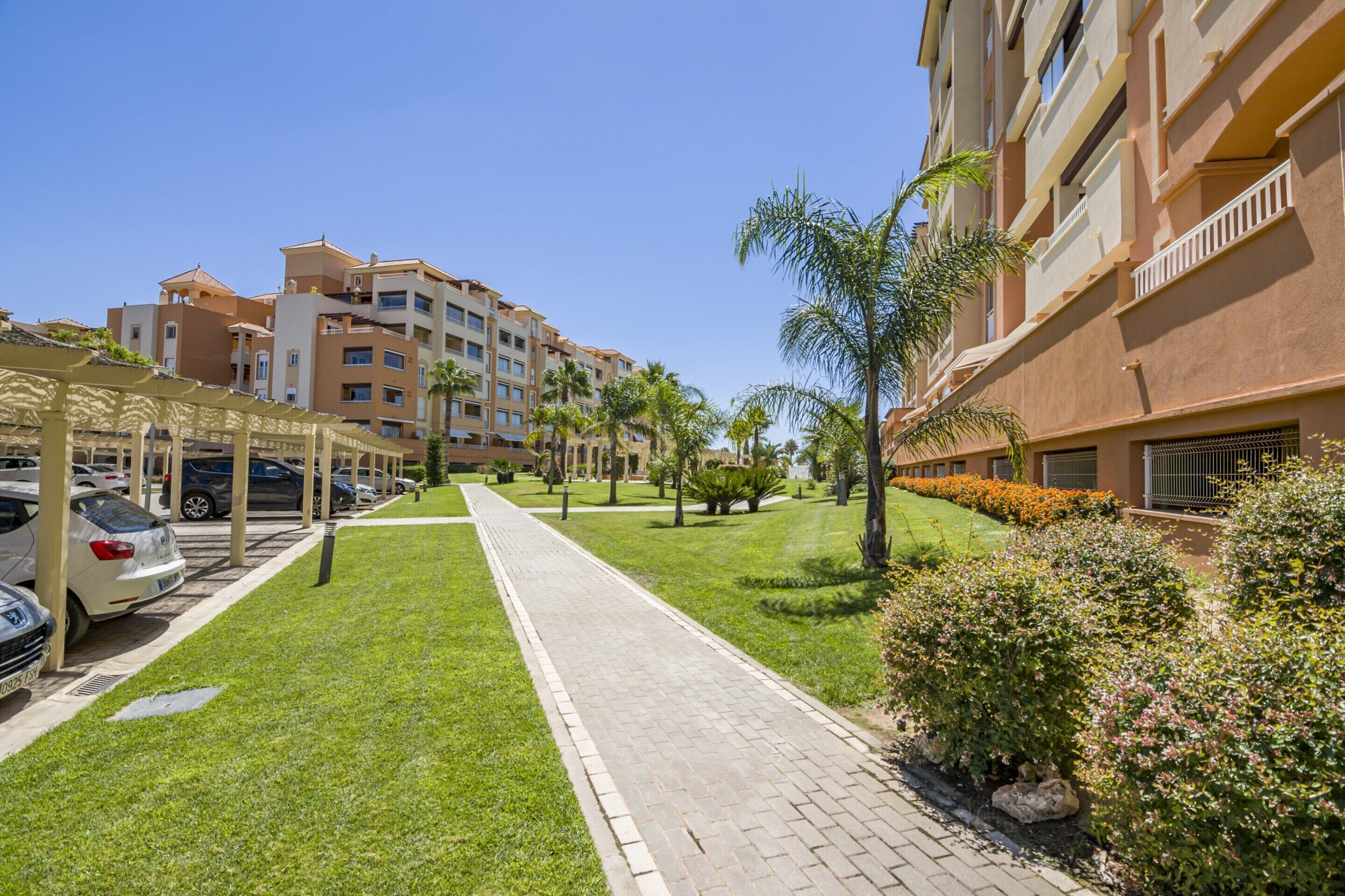 Apartment | Garden