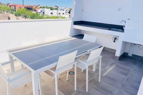 Apartment | Outdoor dining