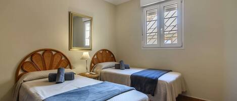 Apartament | 3 dormitoris i planxa i posts de planxar