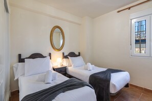 Apartament | 2 dormitoris i planxa i posts de planxar 