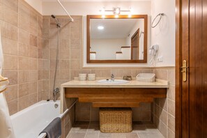 Apartment | Bathroom