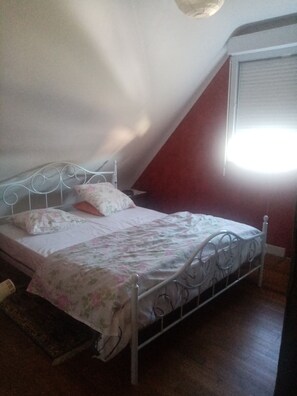 3 Schlafzimmer, Bügeleisen/Bügelbrett, Bettwäsche