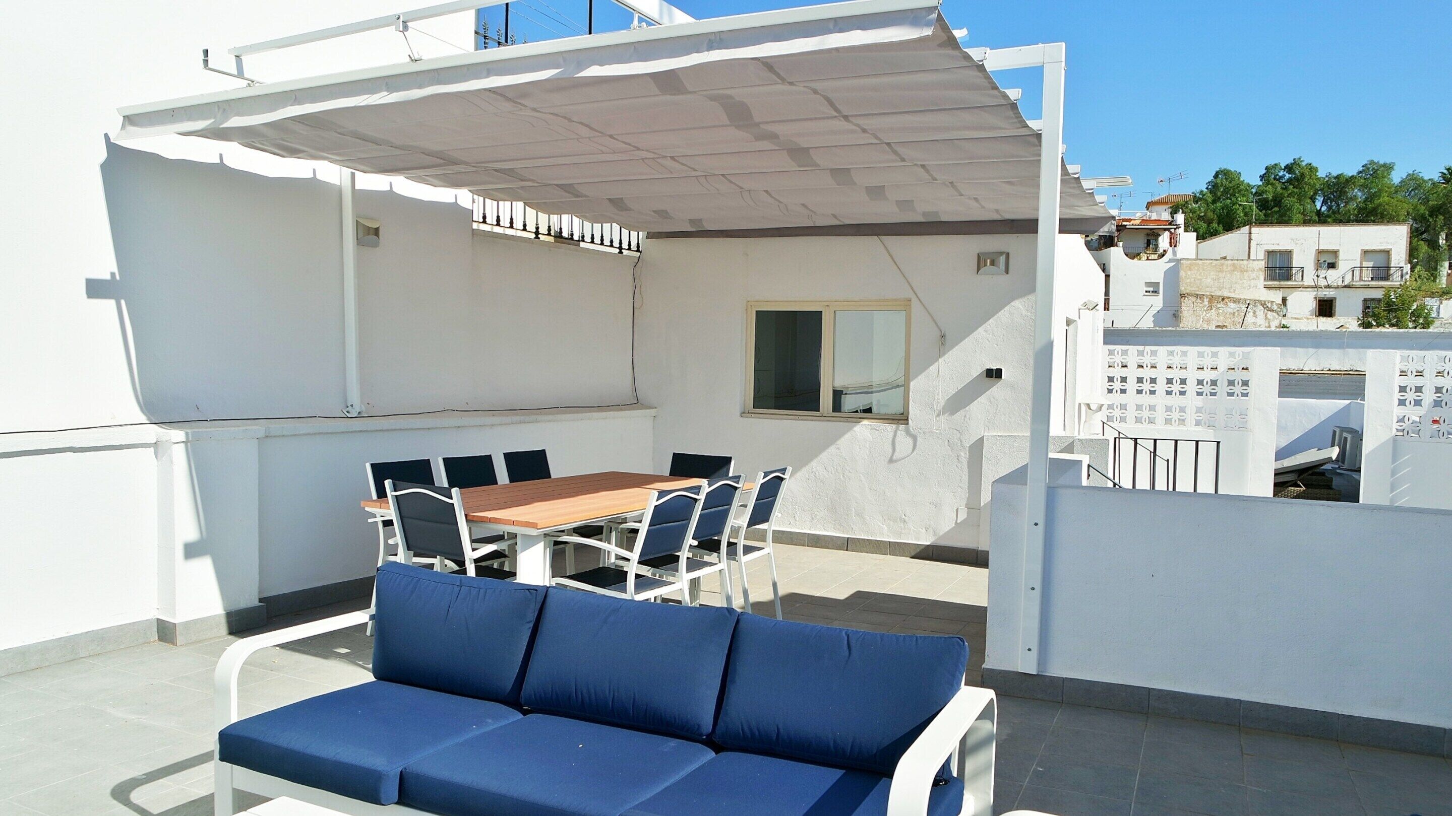 Rumah | Tempat makan outdoor