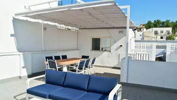 Rumah | Tempat makan outdoor