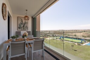 Apartment | Dining
