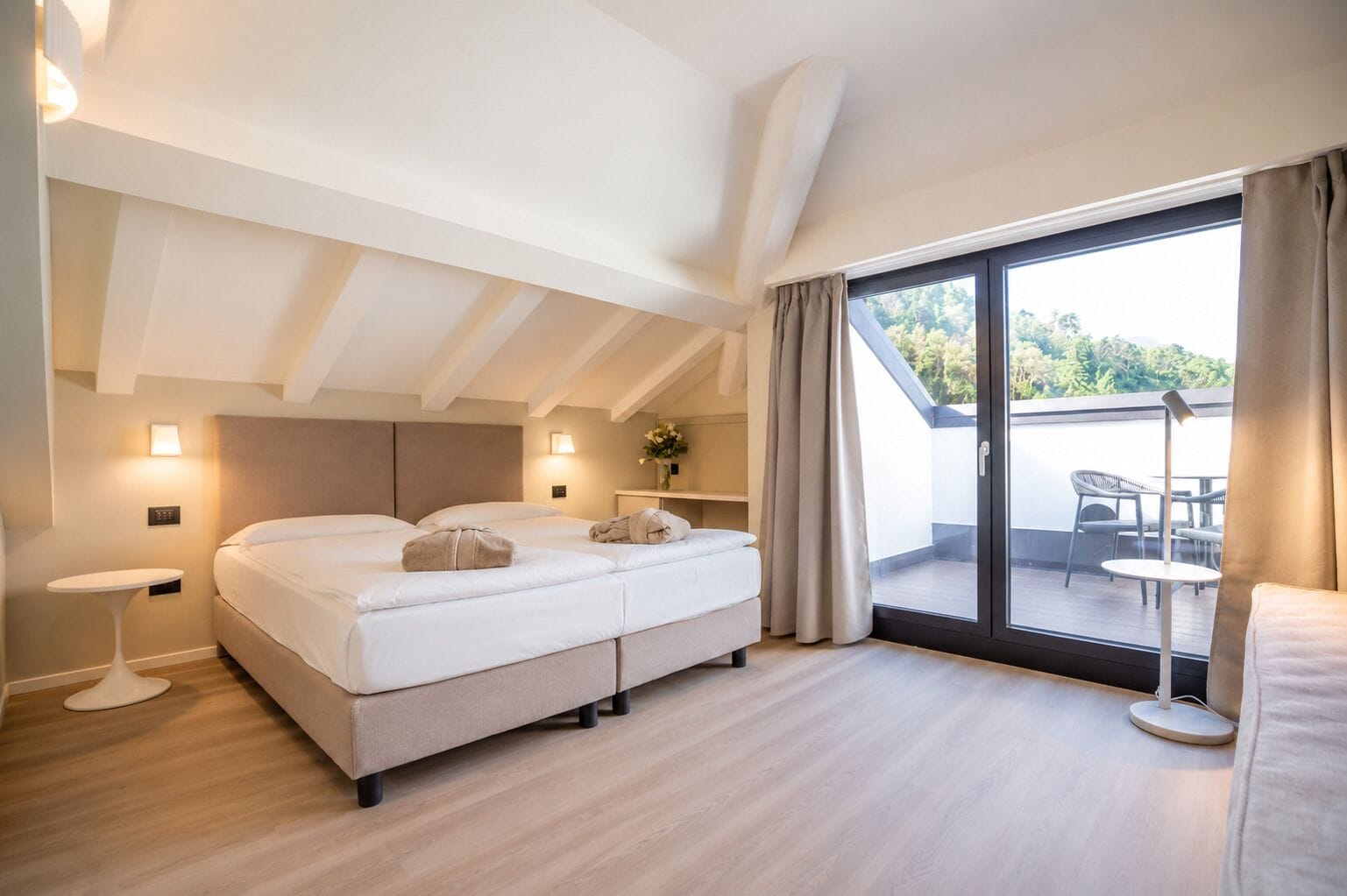 Family Loft | Minibar, in-room safe, desk, laptop workspace