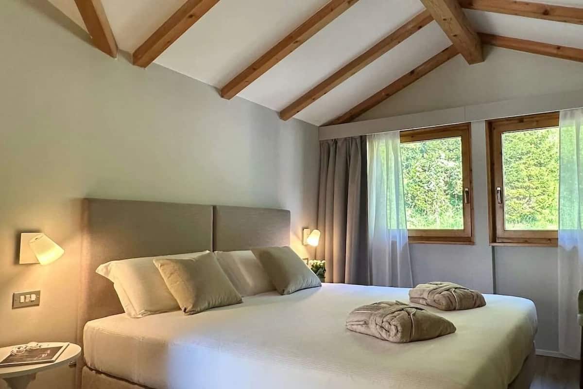 Royal Loft | In-room safe, free WiFi, bed sheets