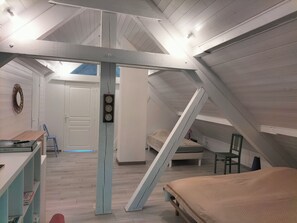 2 bedrooms, iron/ironing board, WiFi, bed sheets - Renovated barn, quiet village, mountain views, near Annecy and Le Bourget lakes (Massingy)