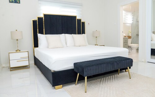 Charming 2-bedroom bungalow in Little London with WiFi, AC