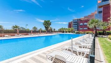 Apartment | Pool | Outdoor pool