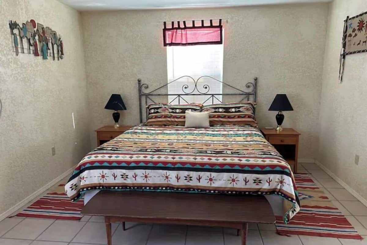 Laptop workspace, free WiFi, bed sheets