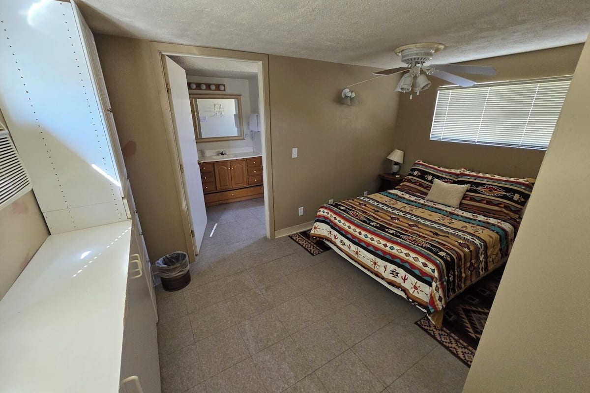 House | Laptop workspace, free WiFi, bed sheets