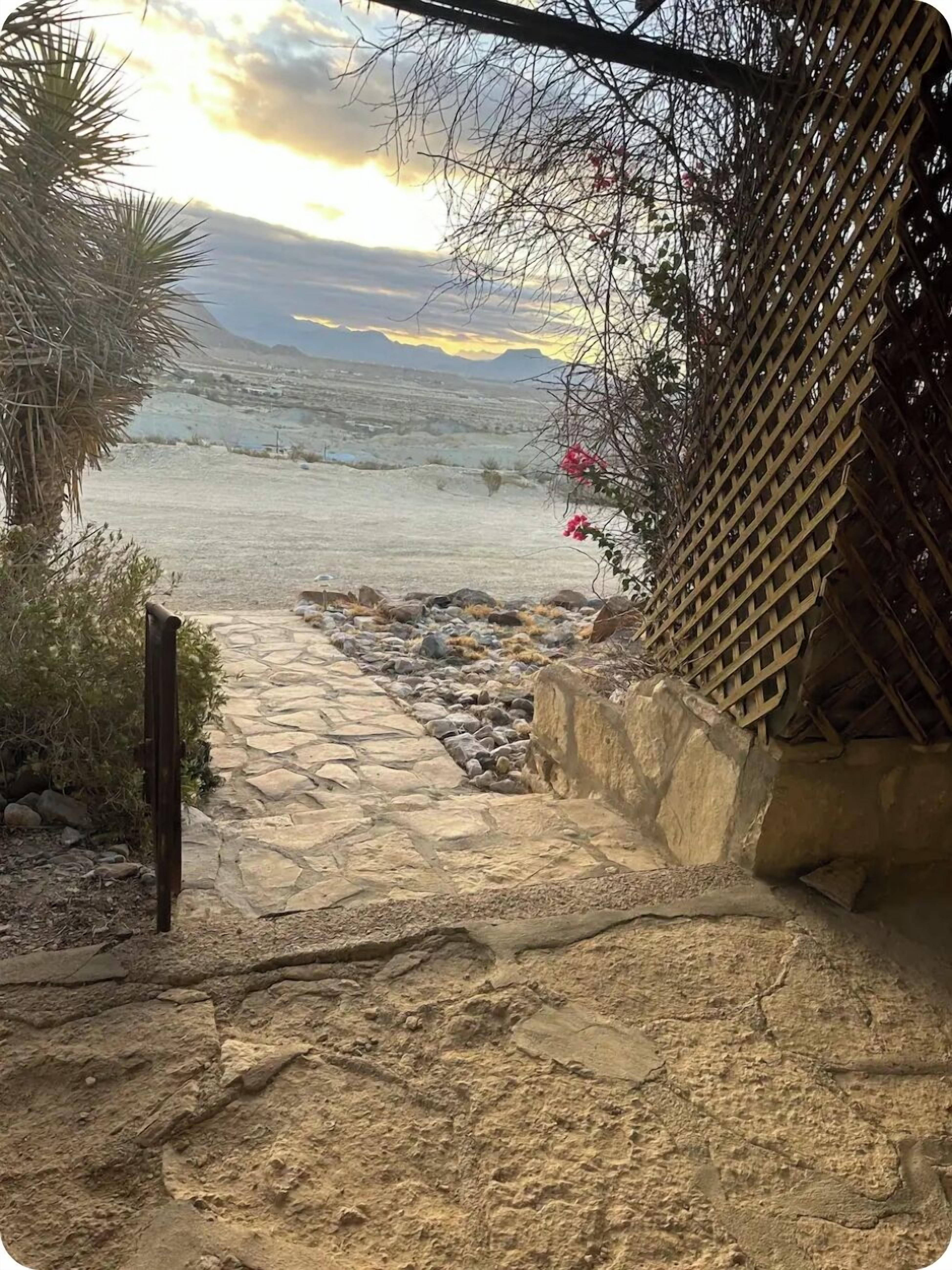 บริเวณภายนอก