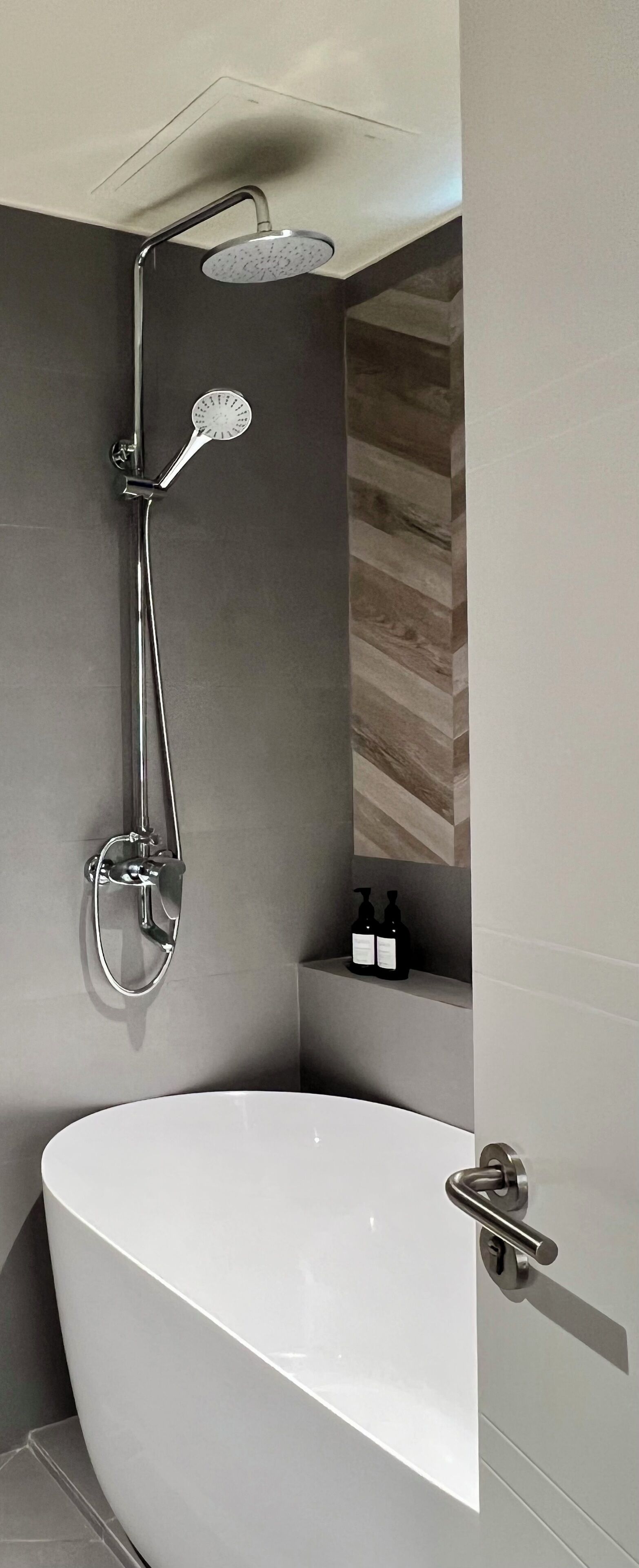 Quarto casal luxo, vista para o mar | Cofres nos quartos, espaço de trabalho para notebook