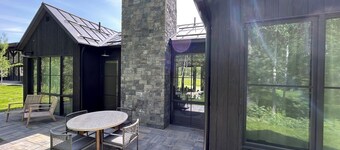 Luxury Mountain Paradise on the Bigwood River - Private Guest House on 5 Acres