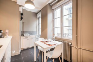 Apartment | Dining