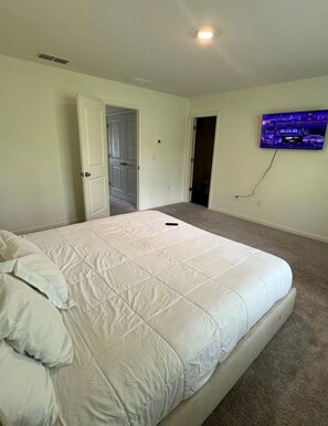 2 soverom, strykejern/-brett, wi-fi og sengetøy