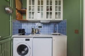 Apartment | Private kitchen | Fridge, microwave, stovetop, coffee/tea maker - Cosy Modern Studio -2p- Moulin Rouge (Paris)