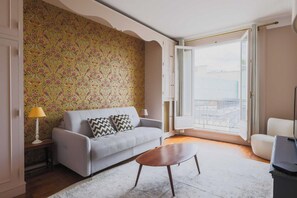 Apartment | Living area - Cosy Modern Studio -2p- Moulin Rouge (Paris)