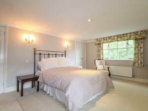 5 عدّة غرف نوم وبديكورات فريدة لكل غرفة وطراز فريد لكل وحدة