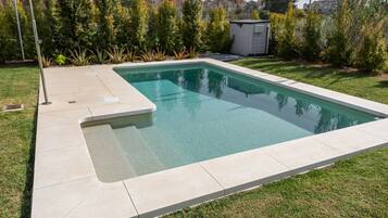 Chalet | Pool | Indoor pool, outdoor pool