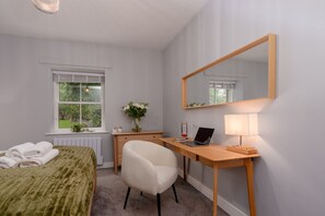 2 chambres, bureau, fer et planche à repasser, Wi-Fi gratuit