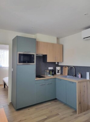 Micro-ondes, plaque de cuisson, lave-vaisselle