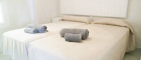 อพาร์ทเมนท์ | 2 ห้องนอน, เตารีด/โต๊ะรีดผ้า