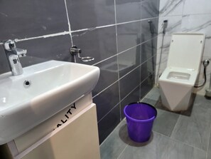 Asciugamani, sapone, carta igienica