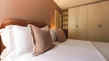 1 slaapkamer, een strijkplank/strijkijzer, reisbedje, wifi