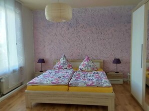 2 makuuhuonetta, ilmainen Wi-Fi, vuodevaatteet