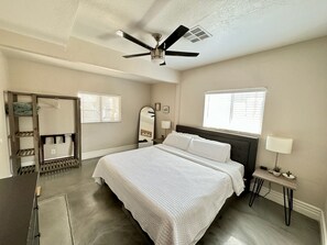 4 quartos, ferros/tábuas de passar roupa, Wi-Fi, roupa de cama