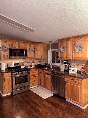 Microwave, oven, stovetop, dishwasher