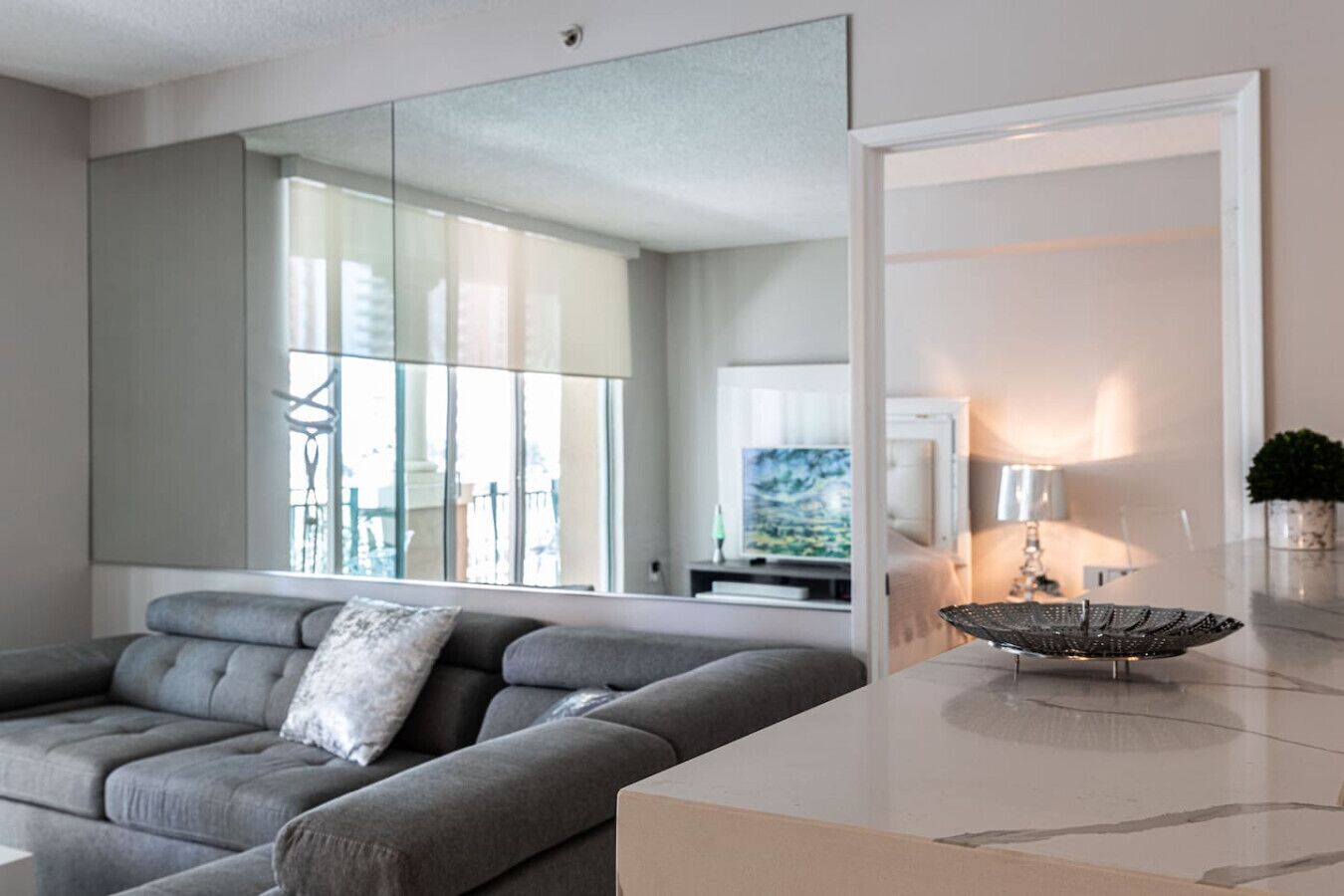 Télévision, table de tennis de table