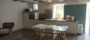 Micro-ondes, four, plaque de cuisson, lave-vaisselle