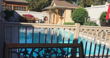 Basement Apartment in a Family Neighbourhood & access to Offices/407/FoodOutlets