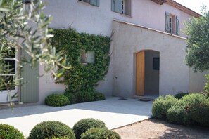 Villa | Exterior