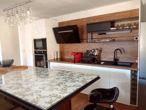 Fridge, microwave, oven, stovetop