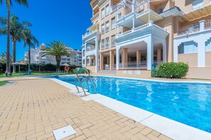 Apartment | Kolam renang | Kolam renang terbuka