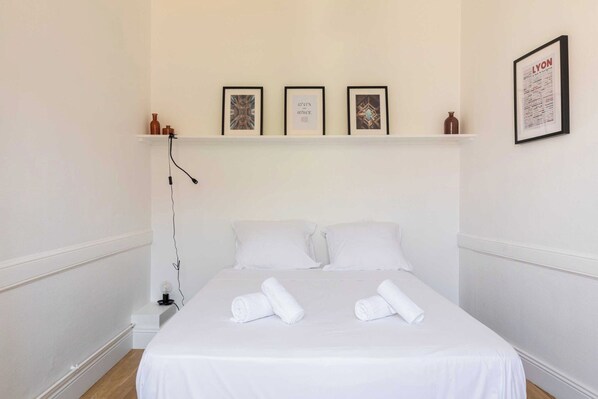 Apartment | 1 bedroom, iron/ironing board, bed sheets