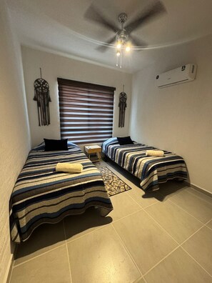 3 chambres, fer et planche à repasser, Wi-Fi, draps fournis