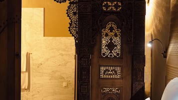 Quarto, 1 cama Queen, para não fumantes, aceita animais de estimação (Temple de Shiva) | Cofres nos quartos, quartos à prova de som
